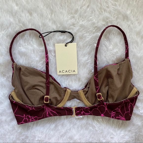 ❌SOLD‼️Acacia Manhattan Top - Picture 2 of 3